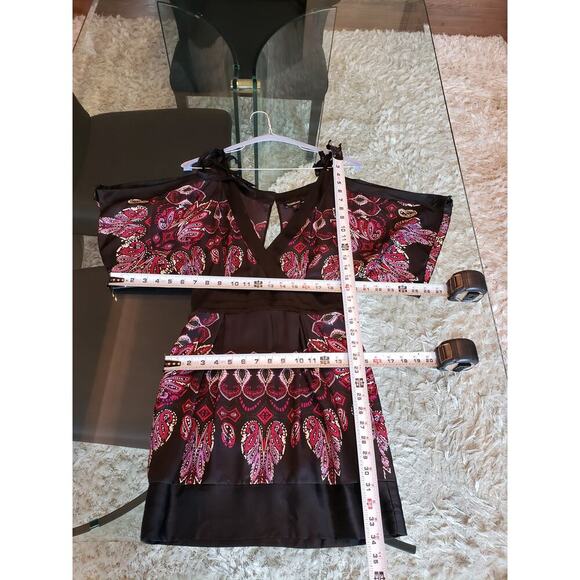 Bebe Wrap Dress Womens XS Multi Silk Paisley Empire Waist Cold Shoulder Sleeve - Picture 7 of 10